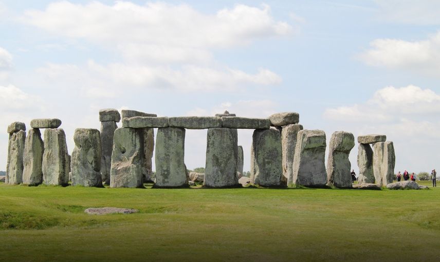 Stonehenge'den 500 yıl daha eski: İngiltere'de gizemli antik ahşap anıt keşfedildi