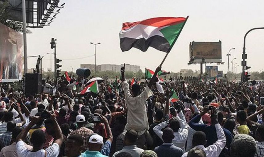 Sudan'da Askeri Geçiş Konseyi 'Sivil Hükümet' Taahhüdünde Bulundu