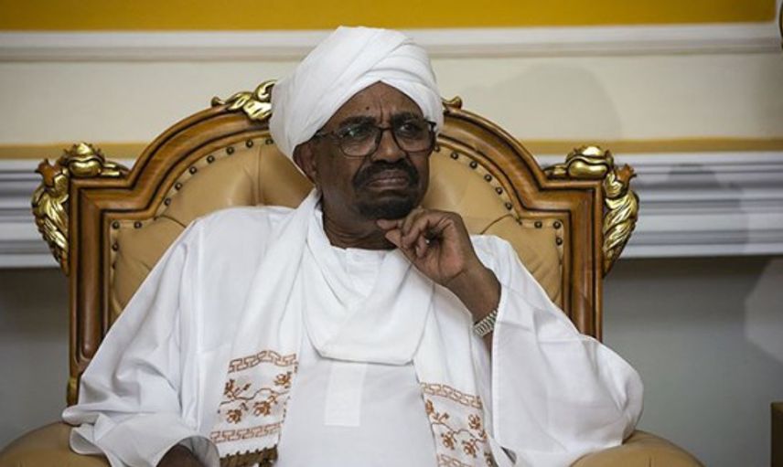 Sudan'da Devrik Lider Ömer el Beşir Hapishaneye Nakledildi