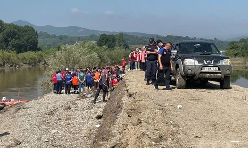Sular çekilince Düzce’deki sel felaketinin görüntüleri ortaya çıktı: Kayıpların cenazeleri ortaya çıktı