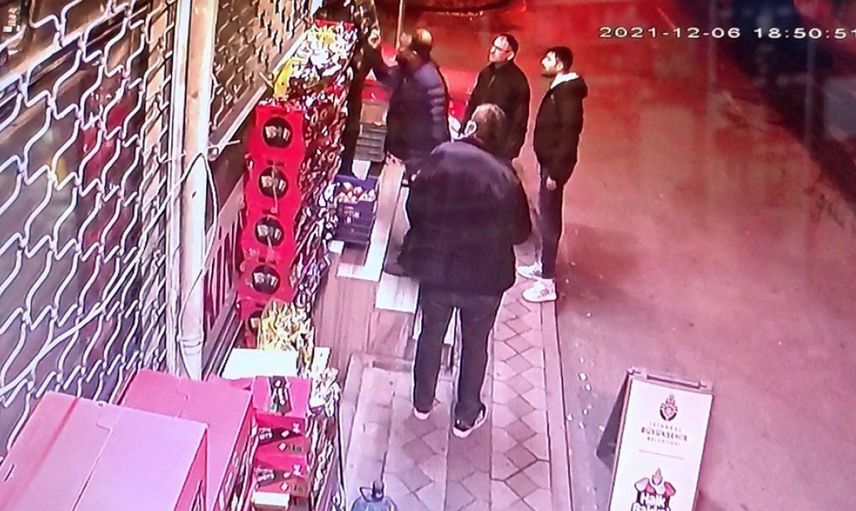 Sultangazi'de Akılalmaz Olay! Maskesiz Çocuğa Tokat Atıp Sokakta Kovaladı
