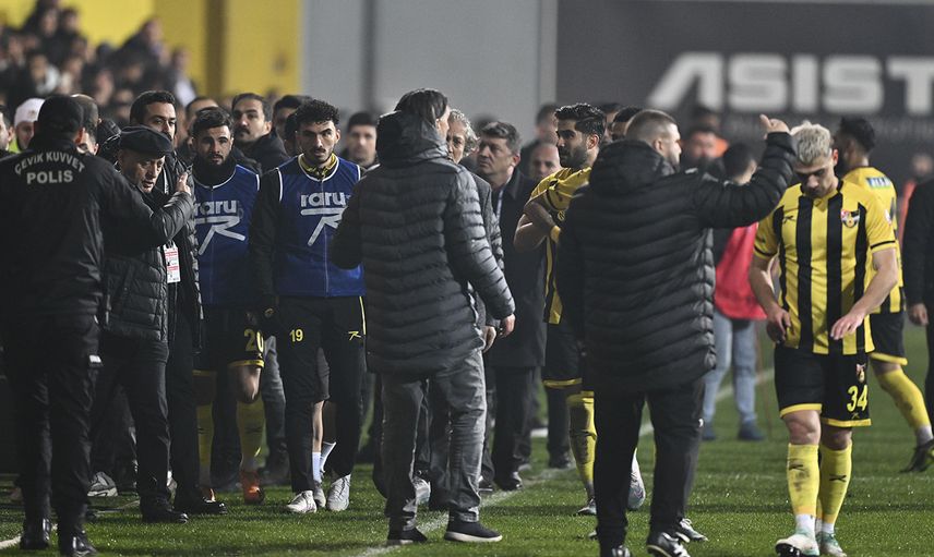 Süper Lig'de bir ilginç olay daha yaşandı: İstanbulspor başkanı takımı sahadan çekti