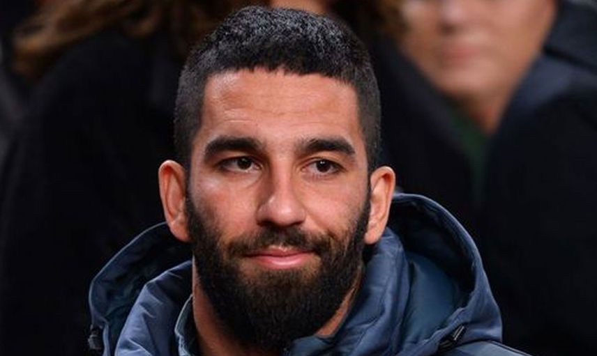 Süper Lig'de oynanan Fenerbahçe ile Galatasaray arasındaki derbiye Arda Turan'ın görüntüsü damga vurdu!