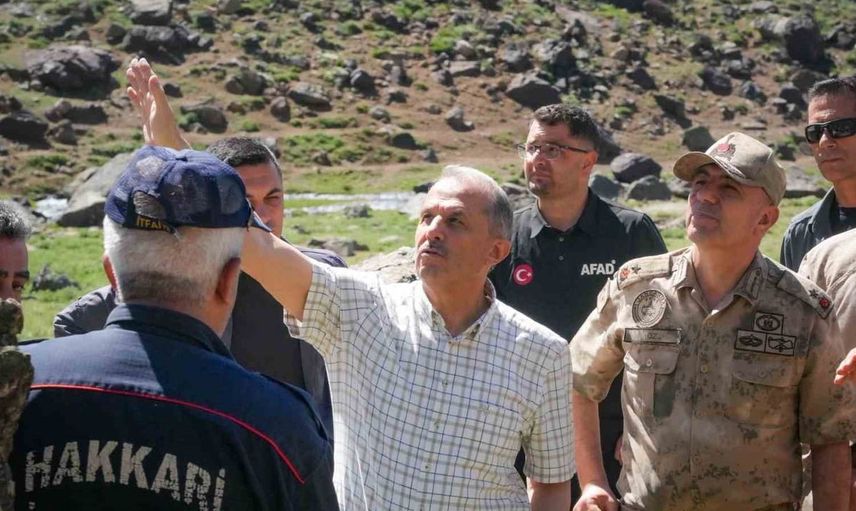 Süpha Dürek Dağı'nda kayıp dağcı için arama çalışmaları devam ediyor