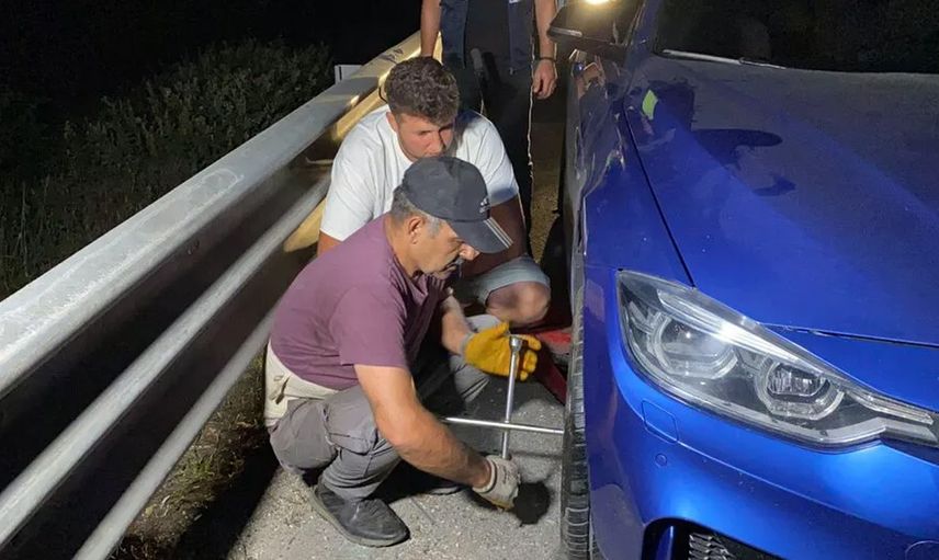 Sürücüleri Şok Eden Olay: Seyir Halindeyken Lastikleri Patladı!