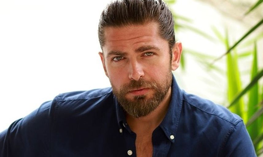 Survivor All Star'a veda eden Mert Öcal'ın adada aşk yaşadığı sevgilisi Sude Burcu'yu öptüğü görüntüleri sosyal medyada olay oldu
