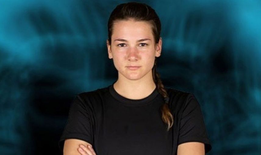 Survivor’da tansiyon yükseldi: Öfkesini kontrol edemeyen Nisa parkura kafa attı