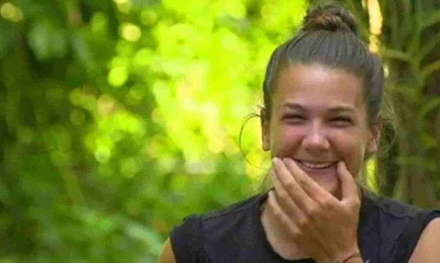 Survivor’da yarışma sırasında şaşırtan olay! Nisa parkur devam ederken uyuyakaldı