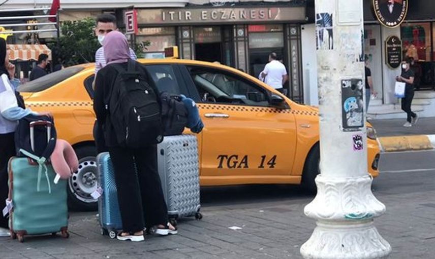 Taksim'de Turistlerin Taksici Çilesi!