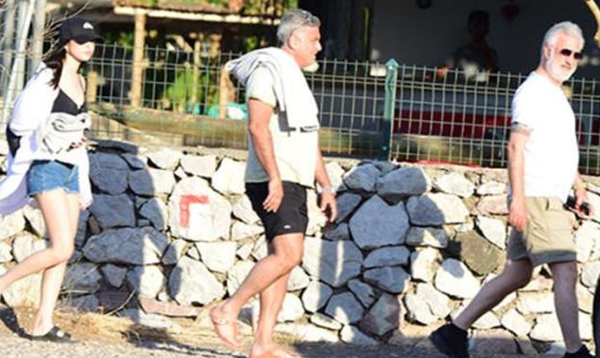 Tamer Karadağlı Genç Sevgilisiyle Tatilde