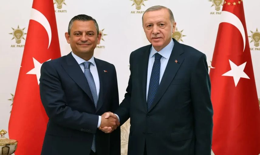 Tarihi buluşma gerçekleşti! Erdoğan ve Özel bir araya geldi: Gündemde yeni anayasa var!