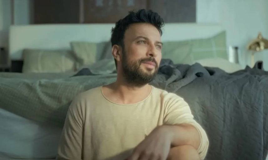 Tarkan’nın eşi "Yap Bi Güzellik" klibinde mi oynadı?  Megastar Tarkan’ın klibindeki genç kadının kimliği belli oldu!