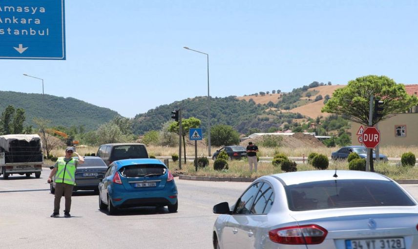 Tatil bitti göç tersine döndü: Trafik birçok bölgede felç oldu