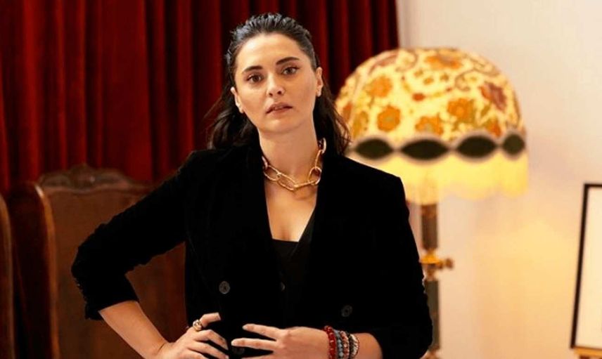 Tatil sezonunu açan Aslıhan Gürbüz makyajsız pozlarıyla sosyal medyayı salladı!