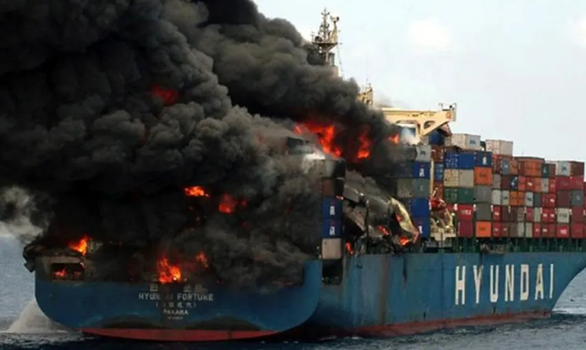 Tayland'da Kargo Gemisinde Yangın: 130 Yaralı 