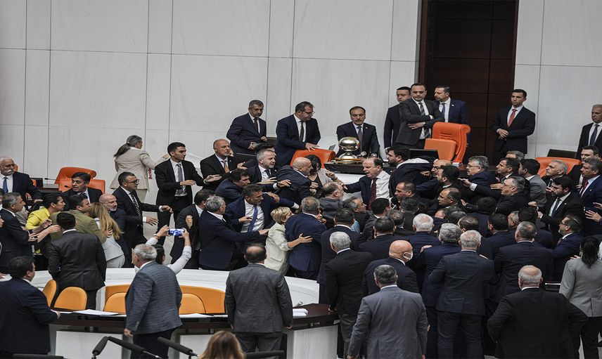 TBMM' de Gergin Anlar Yaşandı! Meclis Karıştı!