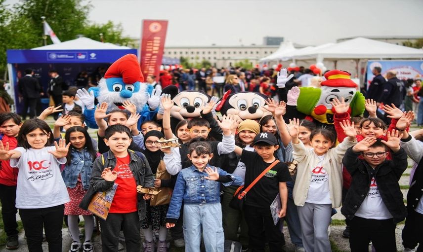 TBMM'de 23 Nisan coşkusu: Alper Gezeravcı ile uzayın büyüsü çocuklarla buluştu!