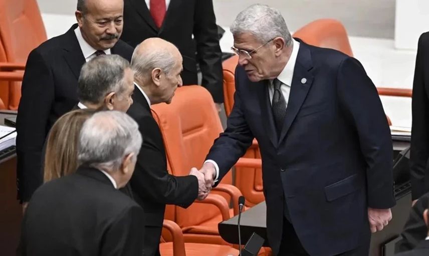 TBMM’de Dikkat Çeken An: Dervişoğlu ile Bahçeli Bütçe Görüşmelerinin Son Gününde Tokalaştı