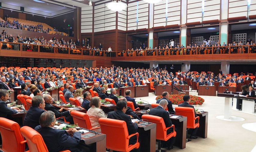 TBMM'de Sandalye Dağılımı Değişti: Partilerin Vekil Sayıları Güncellendi