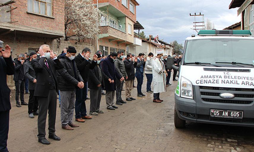 Tedavi İçin Bebeği Sezeryan İle Alınan Korona Hastası Anne Hayatını Kaybetti