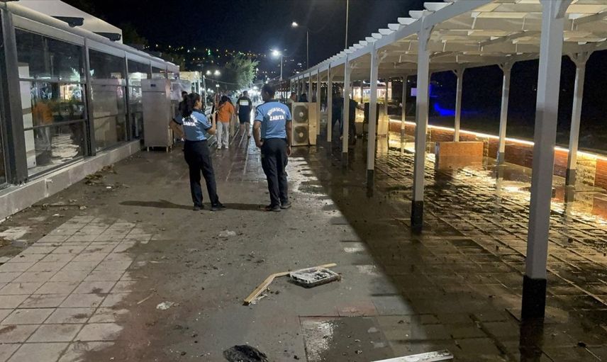 Tekirdağ'da Fırtına Deniz Taşmasına Neden Oldu