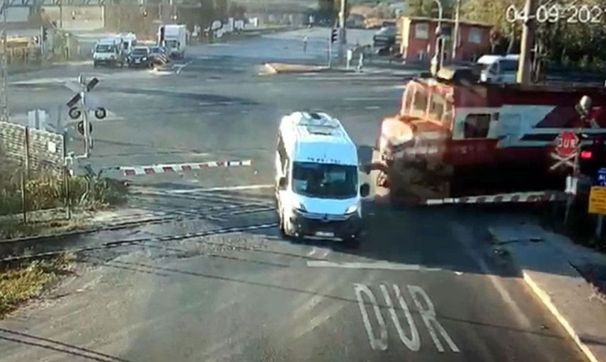 Tekirdağ'da Trenin Çarpmasıyla 7 Kişinin Öldüğü Servis Şoförü Tutuklandı