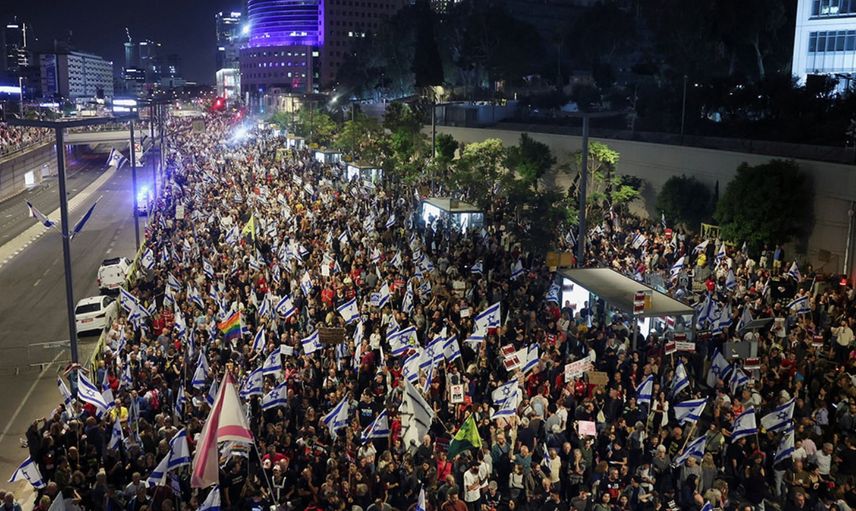 Netenyahu'ya Öfke Eylemi: Binlerce Kişi Tel Aviv Sokaklarına Aktı!