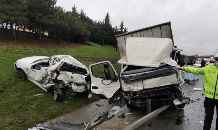 TEM Otoyolu'nda Zincirleme Trafik Kazası: Yaralılar Var