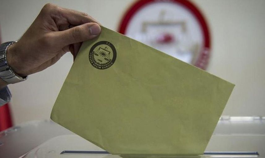 Temizlik görevlisinin ciddi hatası: Henüz sayılmayan oyları çöpe attı!