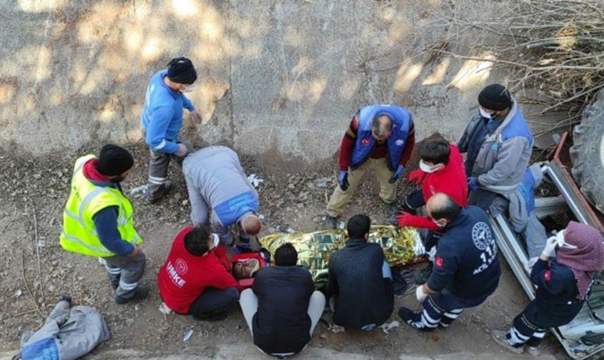 Temizlik Personeli Traktör ile Sulama Kanalına Düştü