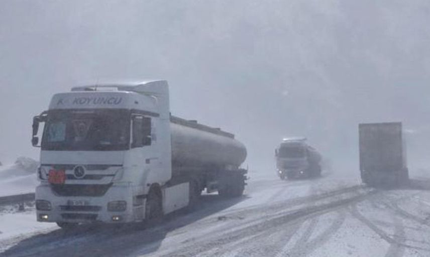Tendürek Dağı'nda Şoförlere Tipi Engeli
