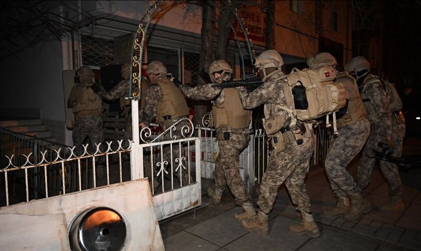 Terör örgütlerine operasyon: Yüzlerce şüpheli gözaltında