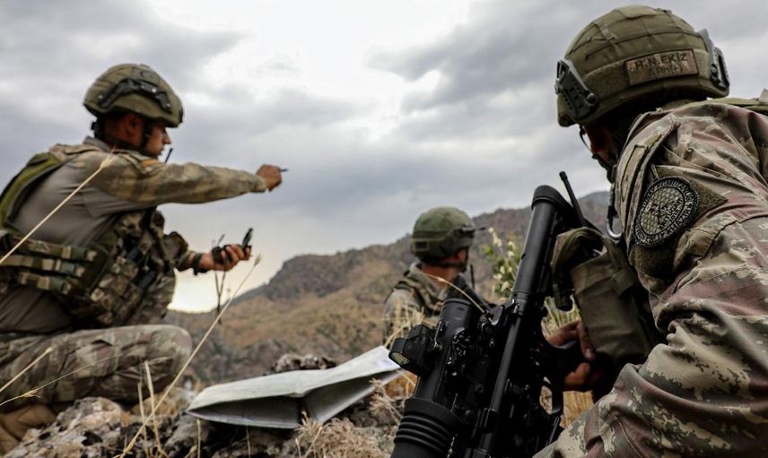 Teröristlere bir darbe daha! Milli Savunma Bakanlığı duyurdu: "Barış Pınarı bölgesinde 2 PKK/YPG'li teröristin etkisiz hale getirildi!"
