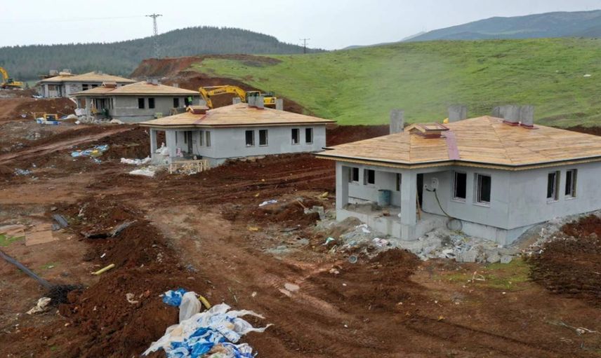 Teslimi bugün gerçekleştirilecek: Köy tipi afet evleri havadan görüntülendi