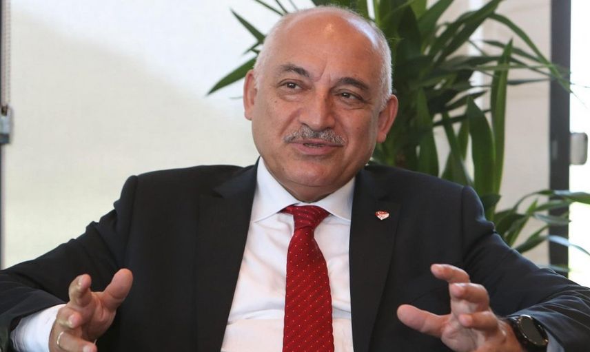 TFF Başkanı Mehmet Büyükekşi Fenerbahçe'nin 5 yıldızlı formayla maçlara çıkması durumunda gerekli kuralları uygulayacaklarını söyledi