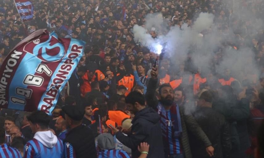TFF, Trabzonspor'a Antalyaspor maçındaki olaylar nedeniyle ceza verdi!