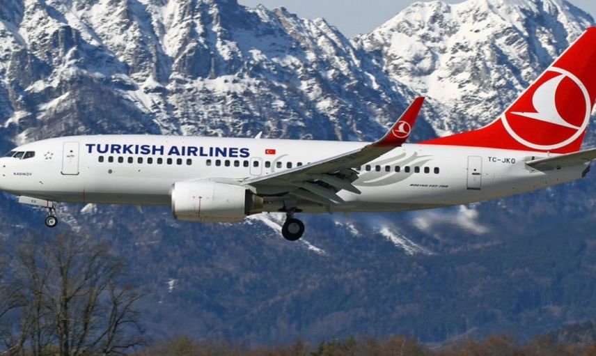 THY uçağında büyük panik: Kokpit camı çatladı