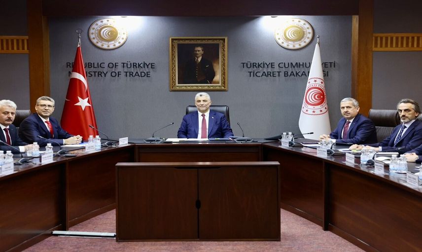 Ticaret Bakanı Bolat, Bakkallar Odası Başkanı ile buluştu: “Esnafımıza destek devam ediyor!"