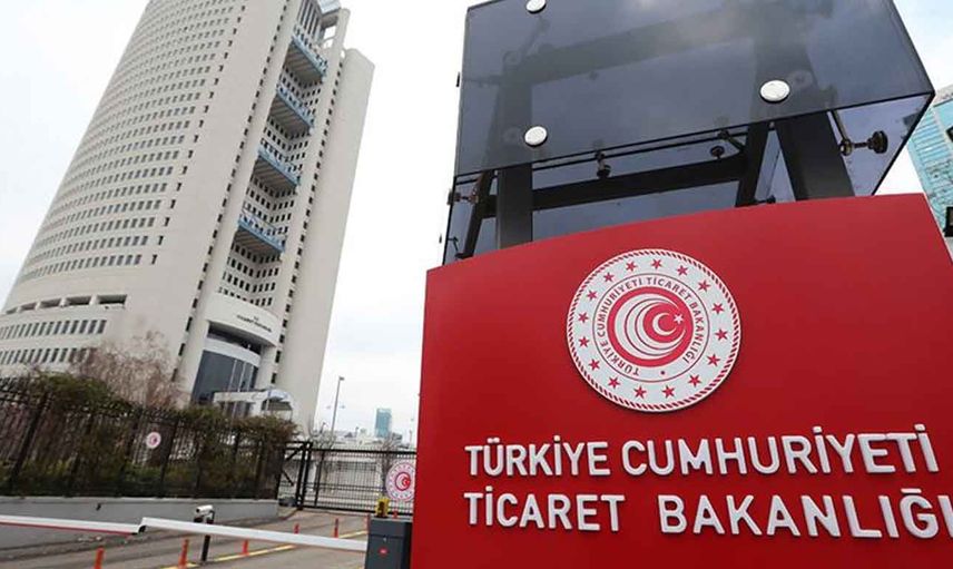 Ticaret Bakanlığı'ndan çöpe atılan sebzelere ilişkin açıklama geldi: Eski tarihli ve asılsız görüntülere itibar etmeyin!