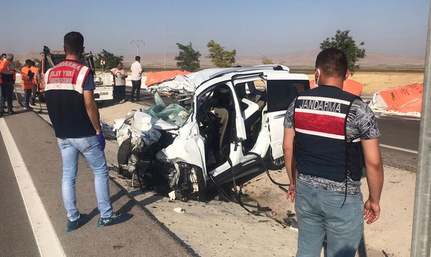 Konya'da TIR ile Kamyonet çarpıştı: 6 Kişi Feci Şekilde Öldü