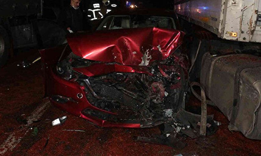 Tırın Kasasından Dökülen Salçalar Zincirleme Kazaya Sebep Oldu