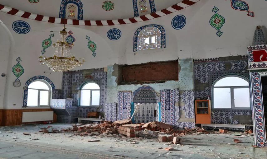 Tokat'ın Sulusaray İlçesi 5.6 büyüklüğündeki depremin ardından yardım çalışmaları başlatıldı