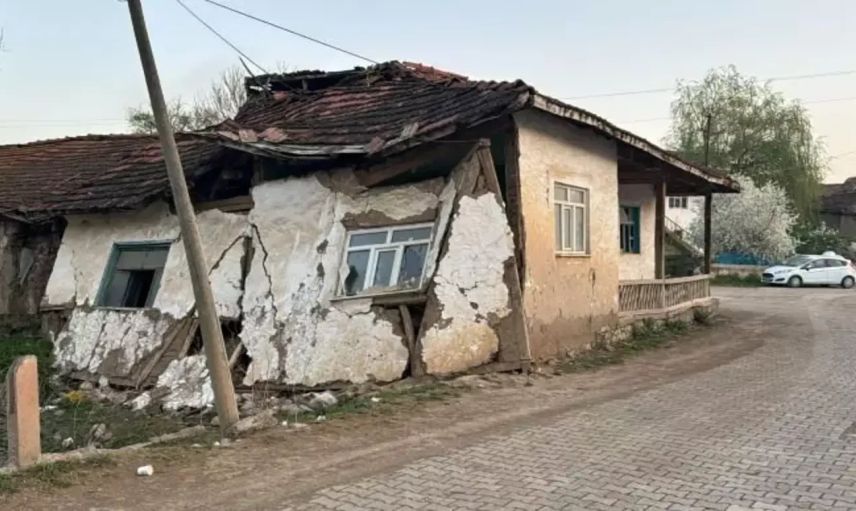 Tokat'ta 5,6 büyüklüğündeki depremin yıkıcı etkisi: Hasarın boyutu gün ağarınca ortaya çıktı