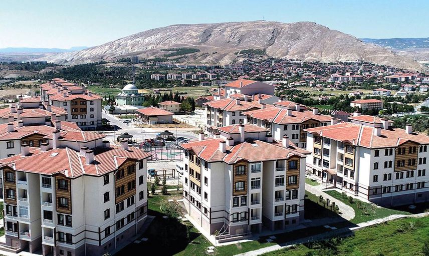 TOKİ’nin anahtar teslim töreni gerçekleşti: 25 konut hak sahibine ulaştı!