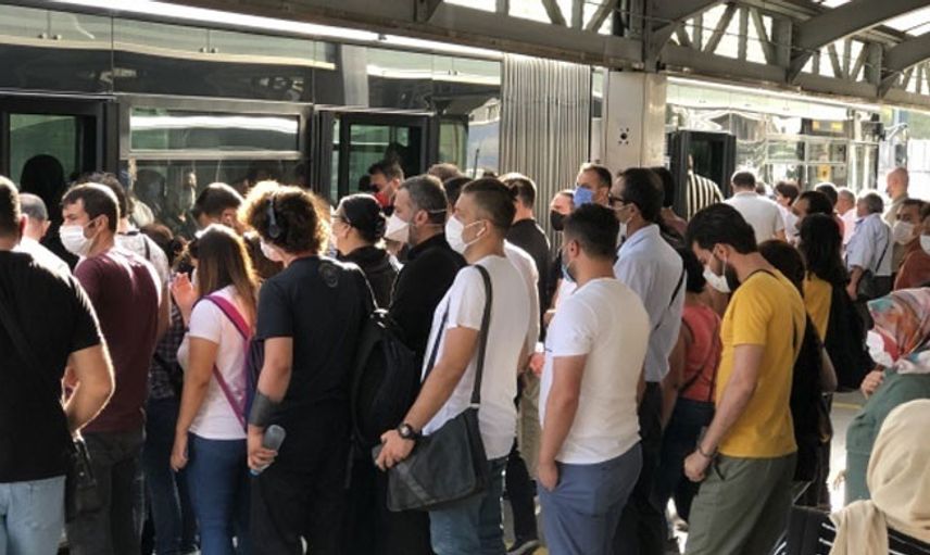 Toplu Taşımalardaki Yoğunluk Dikkat Çekti