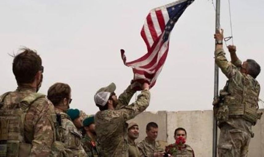 Törende Unutulmaz An! ABD Bayrağı İndirilip Afganistan Bayrağı Göndere Çekildi