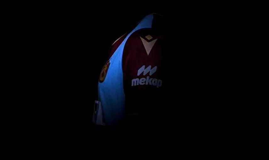 Trabzonspor şampiyonluk forması kaç TL? TS şampiyonluk forması kutlamalarda görücüye çıkıyor