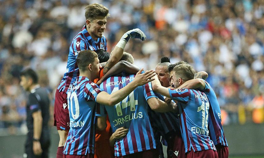 Trabzonspor, Süper Lig'de kendi evinde Antalyaspor ve Altay'a yenilmezse büyük bir rekora imza atacak!