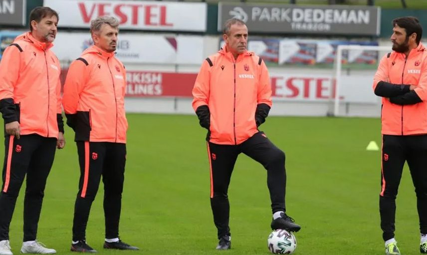 Trabzonspor Teknik Direktörü Abdullah Avcı'dan Takımla Toplantı!