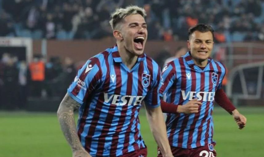 Trabzonsporlu Berat Özdemir Hull City’e mi transfer olacak? Berat Özdemir Hull City’e transferi için Acun Ilıcalı’nın Trabzonspor Başkanı Ahmet Ağaoğlu ile görüştüğünü itiraf etti